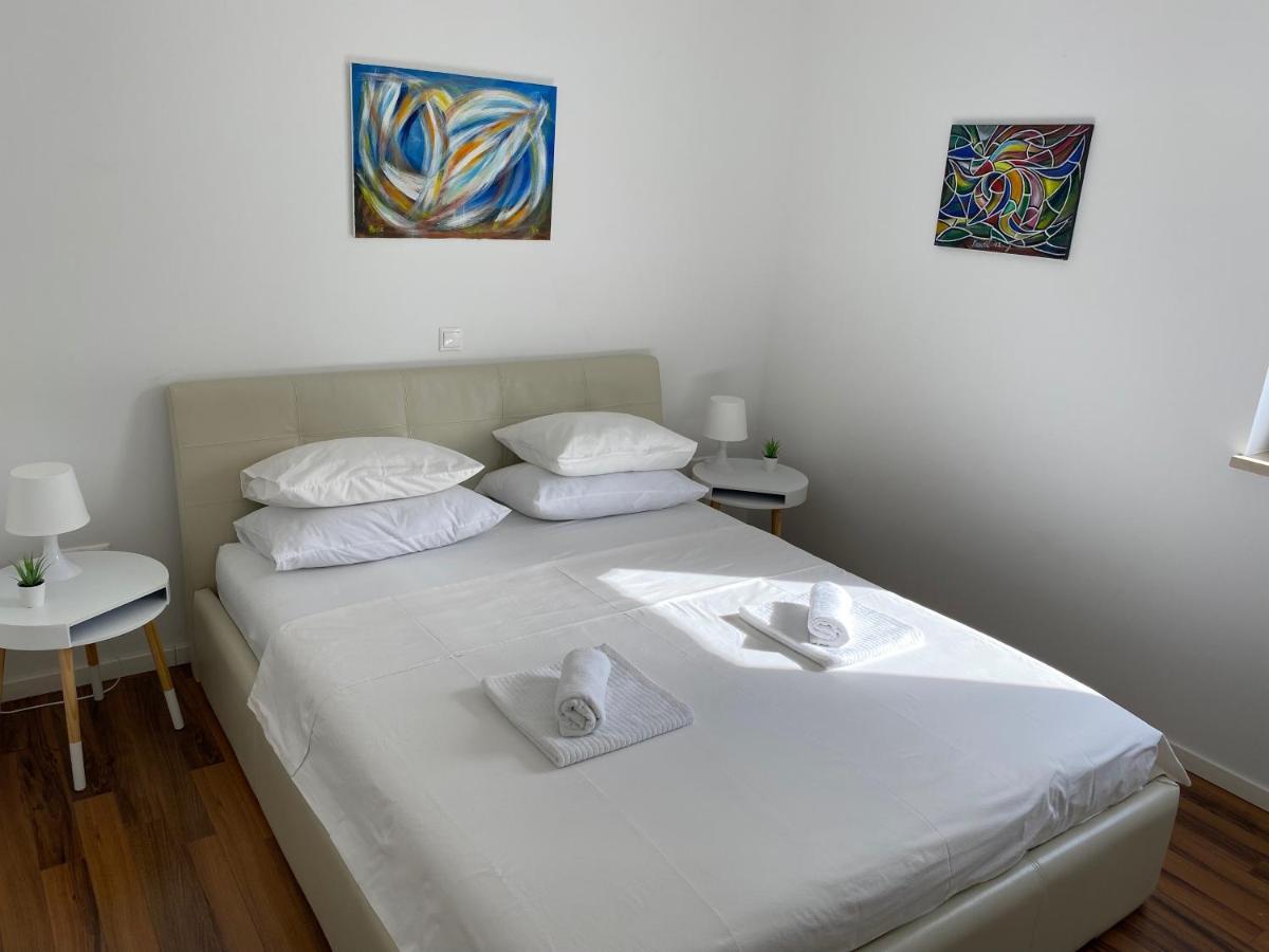 Private Pool And Mediterranean Garden Apt Mia Silo  Ngoại thất bức ảnh