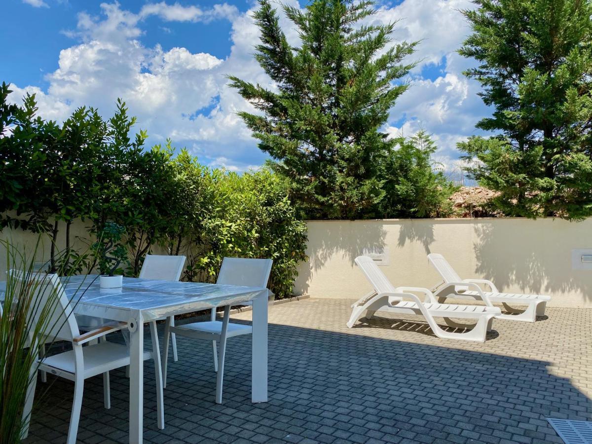 Private Pool And Mediterranean Garden Apt Mia Silo  Ngoại thất bức ảnh